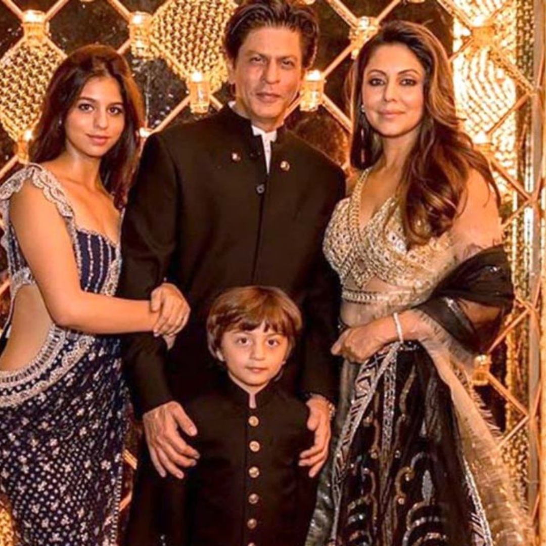 बॉलीवुड में ऐसे मनाई जाती है दिवाली, जहां चमकते हैं फैशन, म्यूजिक और स्टार्स के चेहरे